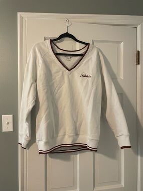 Athleta White V-Neck Pullover with Wine Trim